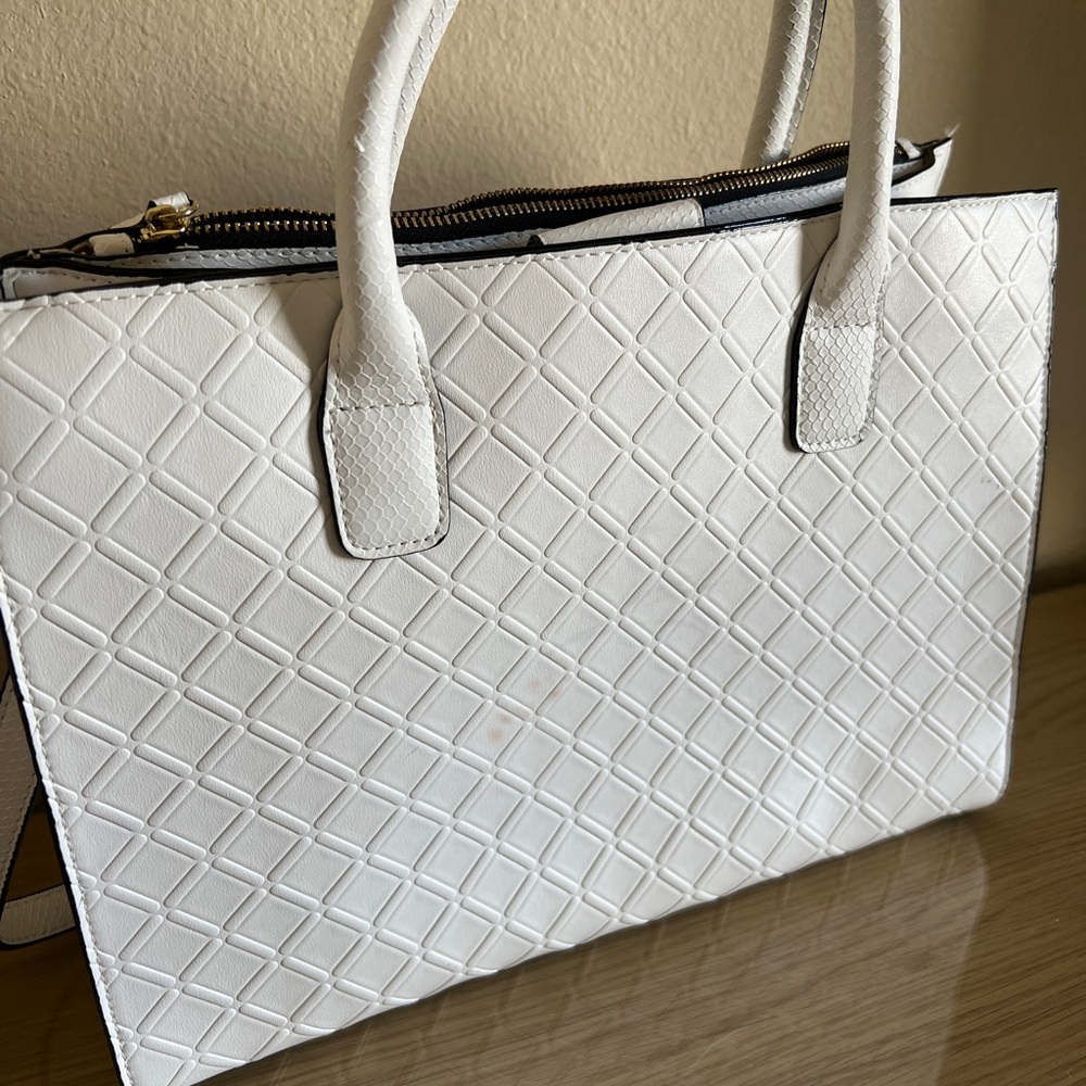 Antonio Melani Elegant White and Black Women Handbag in plastic leather Dillards - Picture 7 of 10